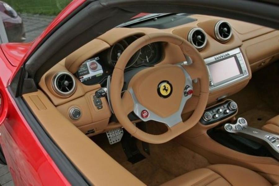 Интерьер Ferrari California 2008 года  (фото 174 из 225)